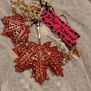 🍁 Betsey Johnson Crystal Fall Leaf Pendant